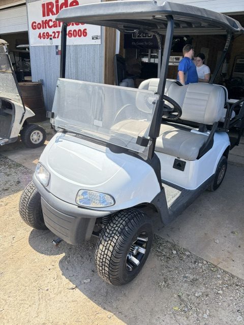 INSTOCK 7/12/26 EXTRA NICE PEARL WHITE 2023 EZGO RXV ELITES 4 SEATER WITH FACTORY SAMSUNG LITHIUM BATTERY / 5 YEAR FACT WARRANTY GOOD TILL SUMMER 2031 - Image 3