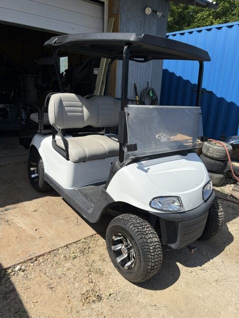 INSTOCK 7/12/26 EXTRA NICE PEARL WHITE 2023 EZGO RXV ELITES 4 SEATER WITH FACTORY SAMSUNG LITHIUM BATTERY / 5 YEAR FACT WARRANTY GOOD TILL SUMMER 2031
