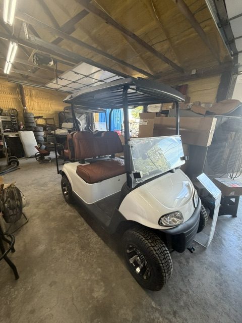 INSTOCK 10/23/26 LIKE NEW PEARL WHITE 2023 EZGO RXV ELITE BUCKET SEATS & MARINE STEREO WITH FACTORY SAMSUNG LITHIUM BATTERY / 5 YEAR FACT WARRANTY GOOD TILL SUMMER 2031