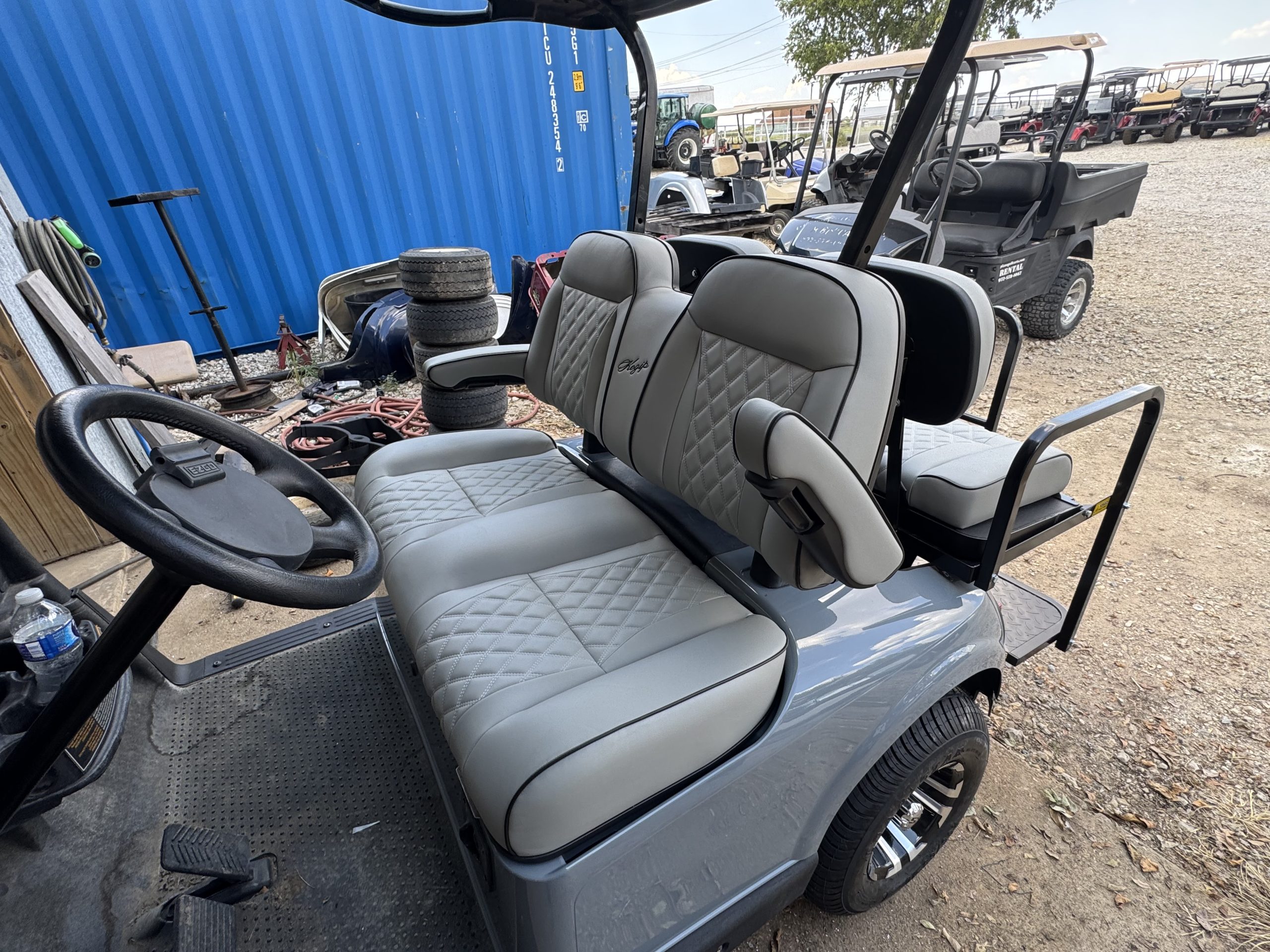 INSTOCK 9/8/2026 A 2021 REFURBISHED EZGO SLATE GRAY 4 SEATER RXV ELITE GOLF CART ,BUCKET SEATS, WHEELS & TIRES LIGHTS ECT.. W/ FACTORY LITHIUM BATTERY WARRANTY GOOD TILL SUMMER 2026 - Image 2
